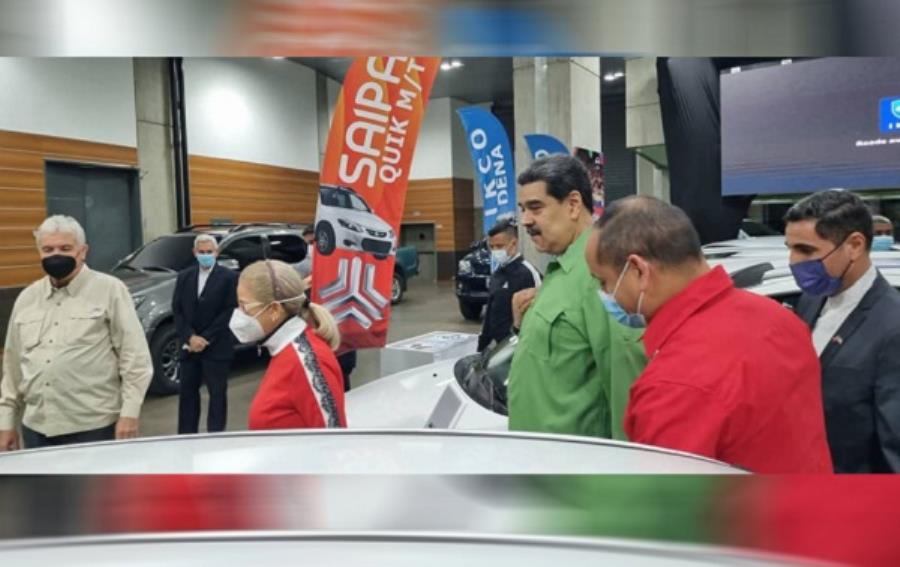 بازدید رئیس جمهور ونزوئلا از محصولات گروه خودروسازی سایپا